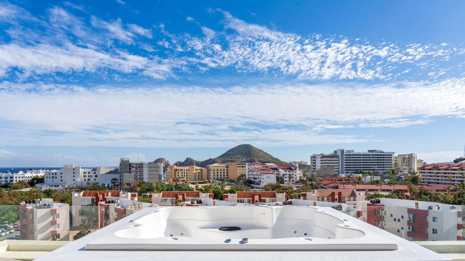 Апартаменты New Penthouse In Medano With Jacuzzi And Terrace Кабо-Сан-Лукас