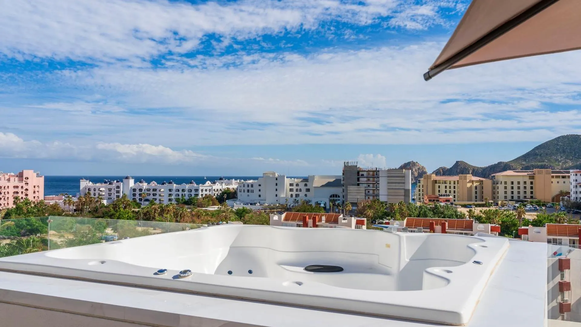 Апартаменты New Penthouse In Medano With Jacuzzi And Terrace Кабо-Сан-Лукас